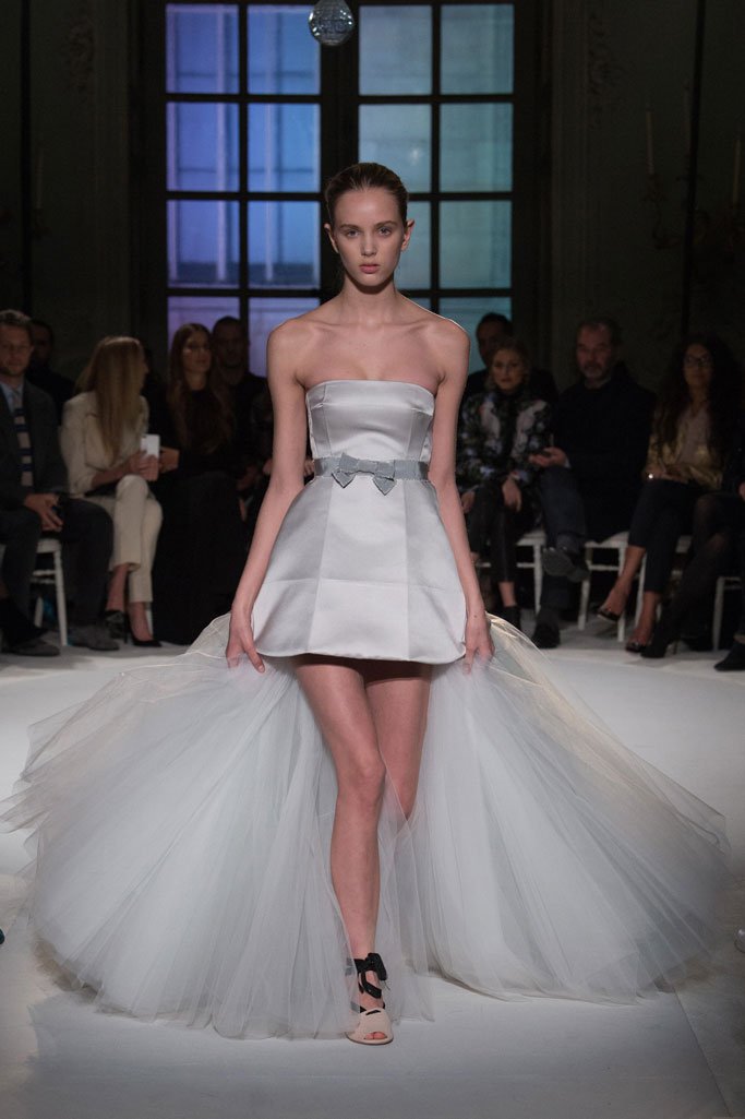 Giambattista Valli 2025巴黎时装周春夏时装秀