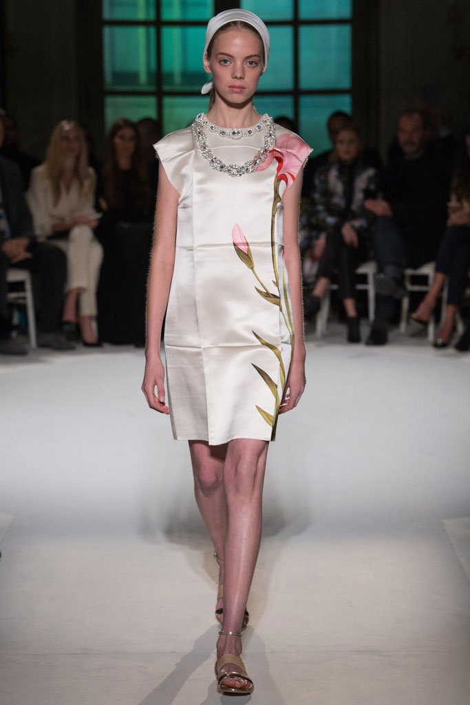 Giambattista Valli 2025巴黎时装周春夏时装秀