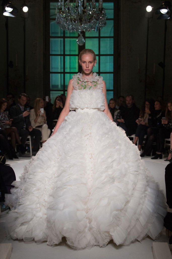 Giambattista Valli 2025巴黎时装周春夏时装秀