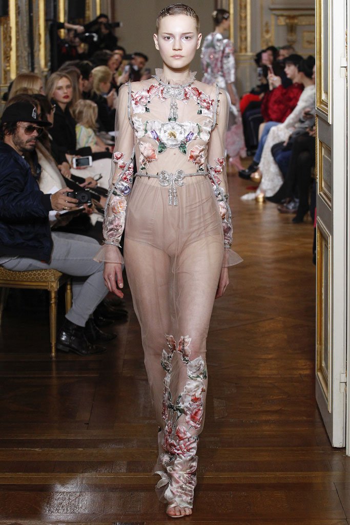 Francesco Scognamiglio 2025巴黎时装周春夏时装秀