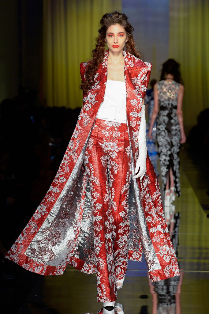 Jean Paul Gaultier（高缇耶）2025春夏巴黎时装周时装秀