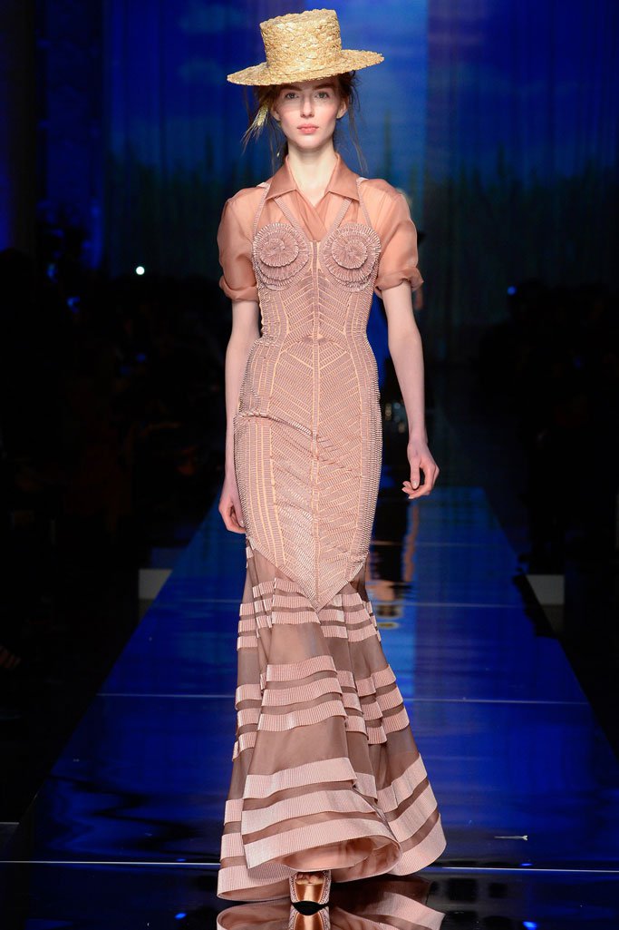 Jean Paul Gaultier（高缇耶）2025春夏巴黎时装周时装秀