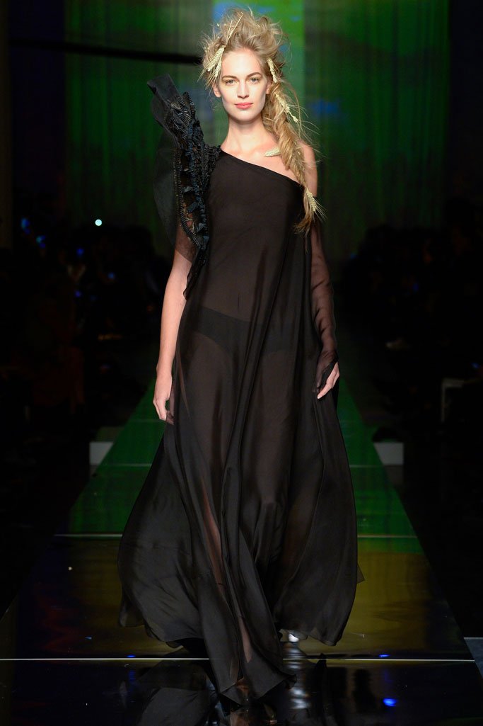 Jean Paul Gaultier（高缇耶）2025春夏巴黎时装周时装秀