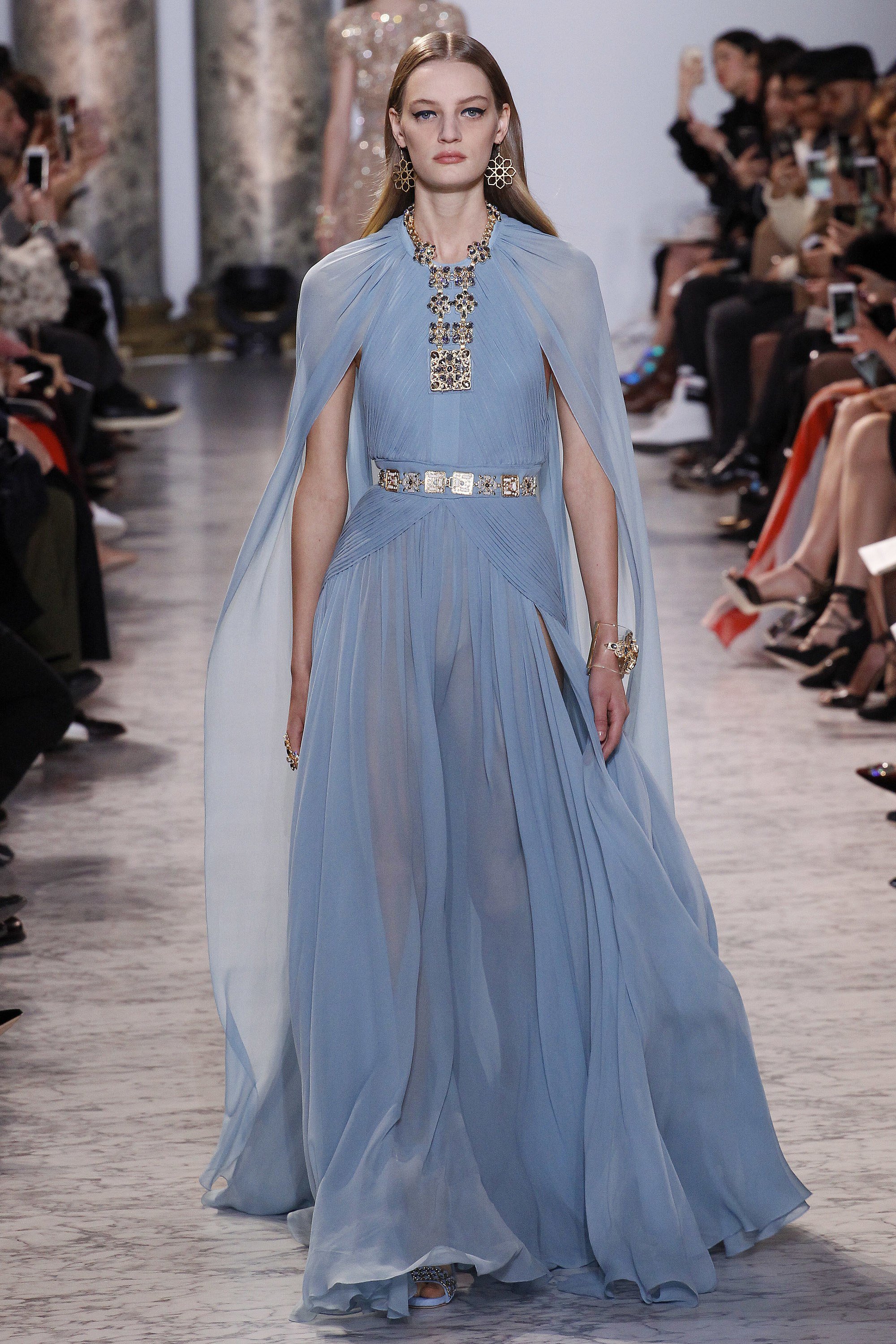 Elie Saab（艾利·萨博）2025巴黎时装周春夏时装秀