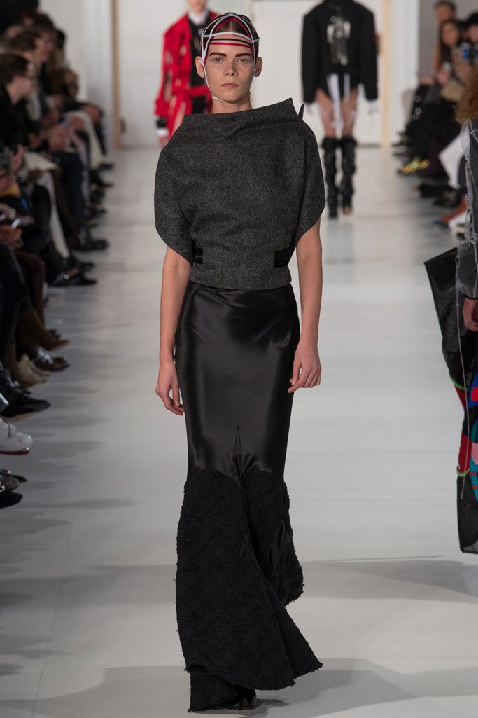 Maison Margiela 2025巴黎时装发布会春夏时装秀