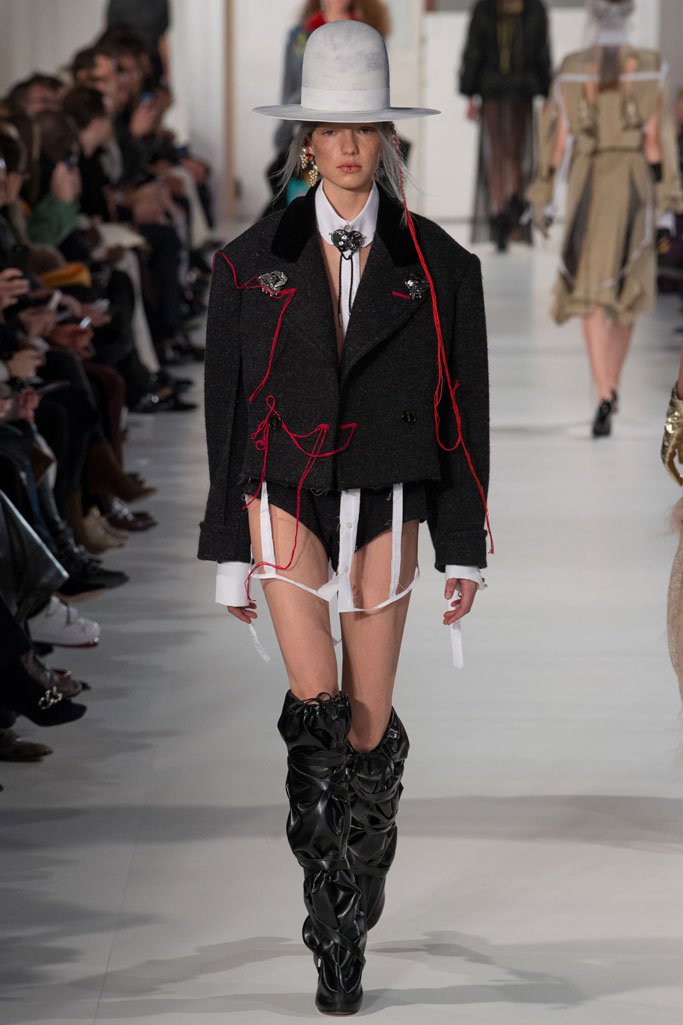 Maison Margiela 2025巴黎时装发布会春夏时装秀