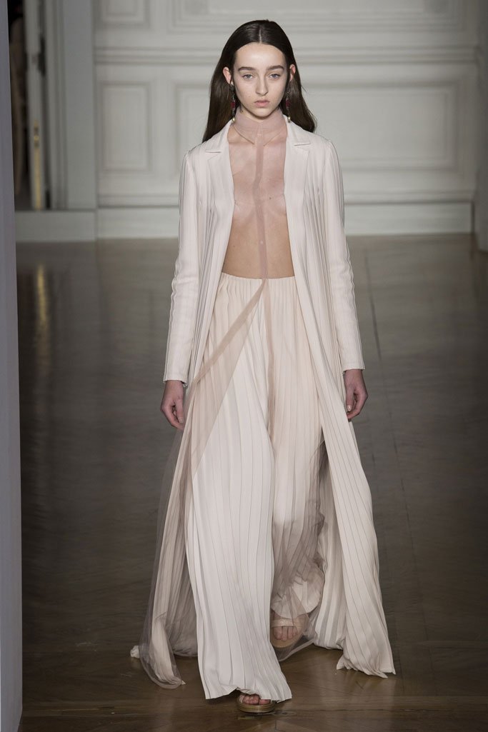 Valentino（华伦天奴）2025巴黎时装周春夏高级定制时装秀