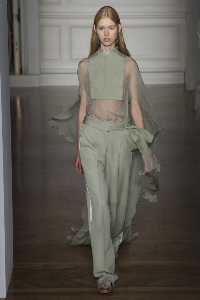 Valentino（华伦天奴）2025巴黎时装周春夏高级定制时装秀