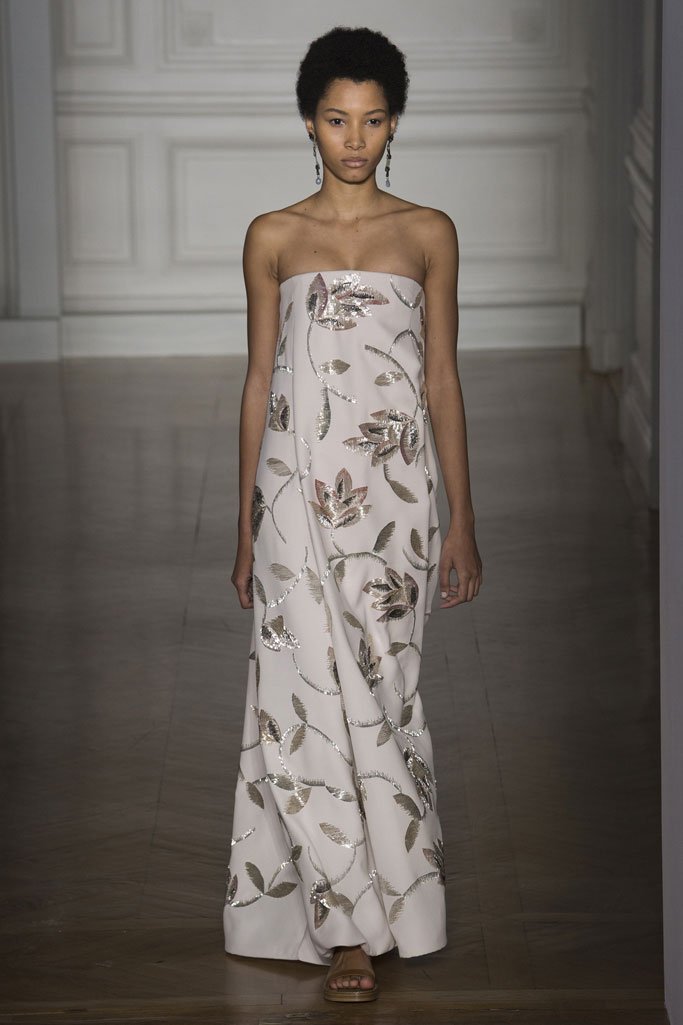 Valentino（华伦天奴）2025巴黎时装周春夏高级定制时装秀