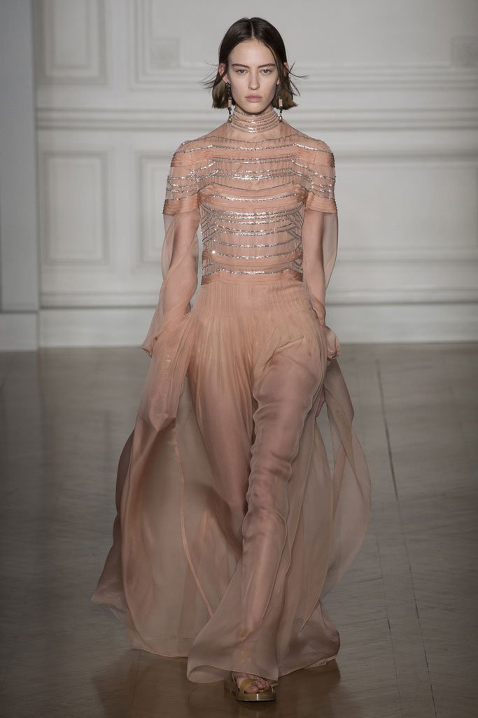 Valentino（华伦天奴）2025巴黎时装周春夏高级定制时装秀