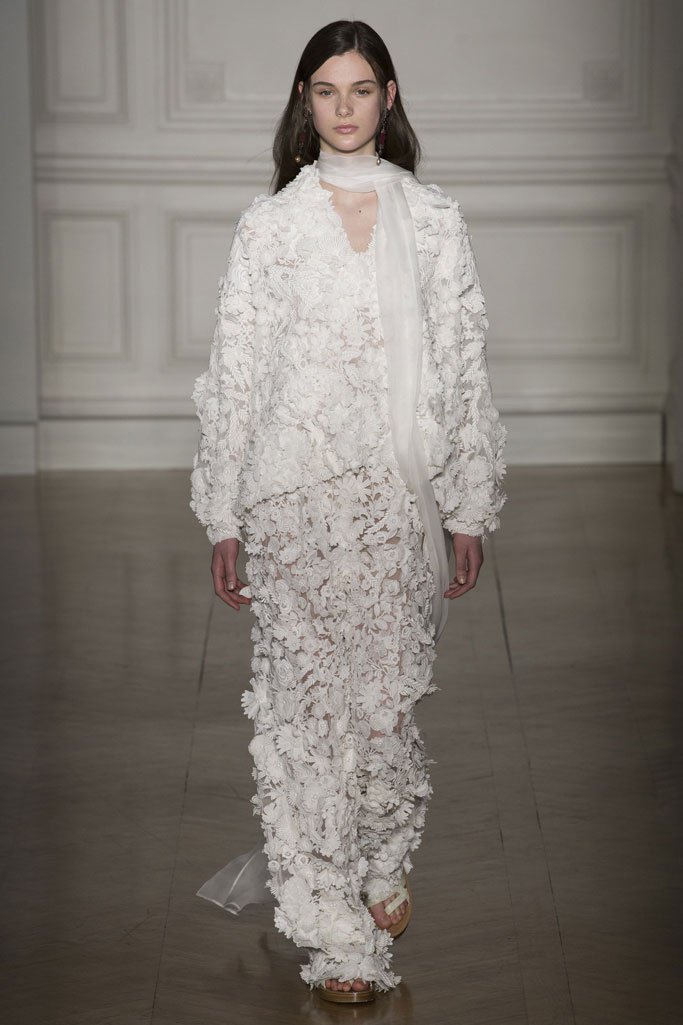 Valentino（华伦天奴）2025巴黎时装周春夏高级定制时装秀