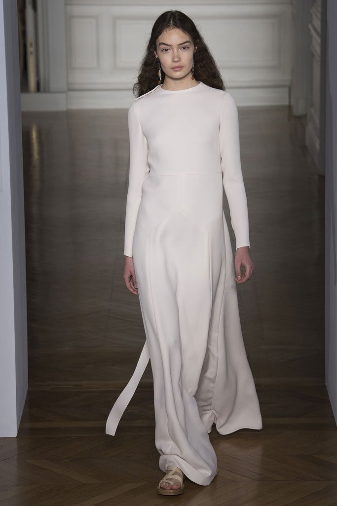 Valentino（华伦天奴）2025巴黎时装周春夏高级定制时装秀