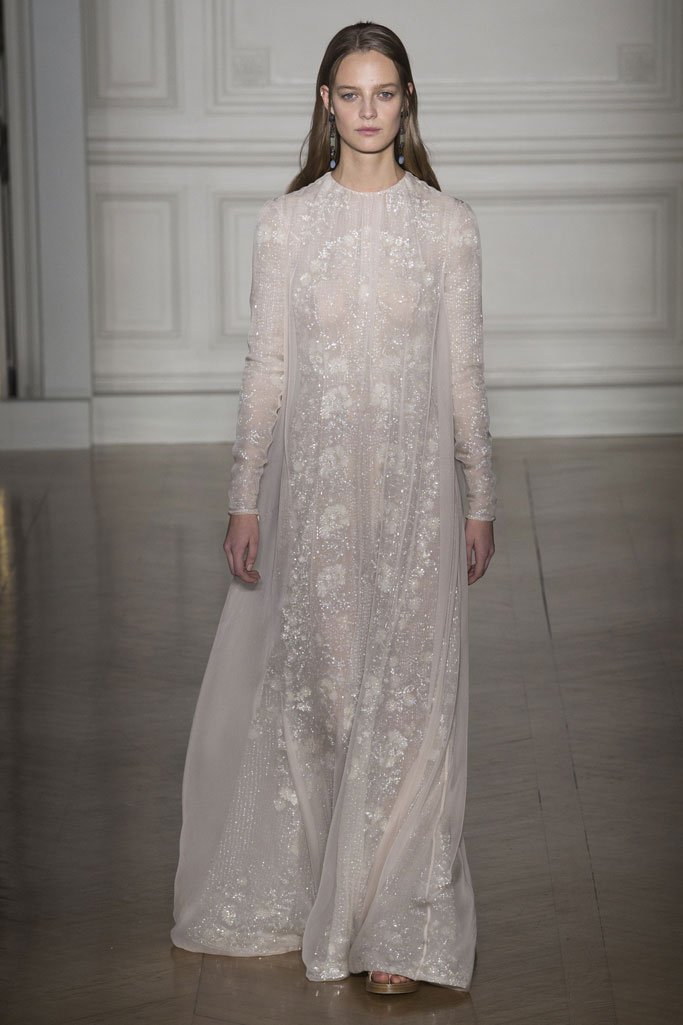 Valentino（华伦天奴）2025巴黎时装周春夏高级定制时装秀