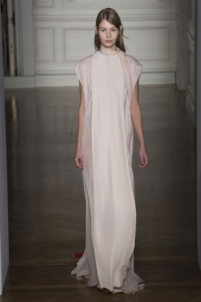 Valentino（华伦天奴）2025巴黎时装周春夏高级定制时装秀