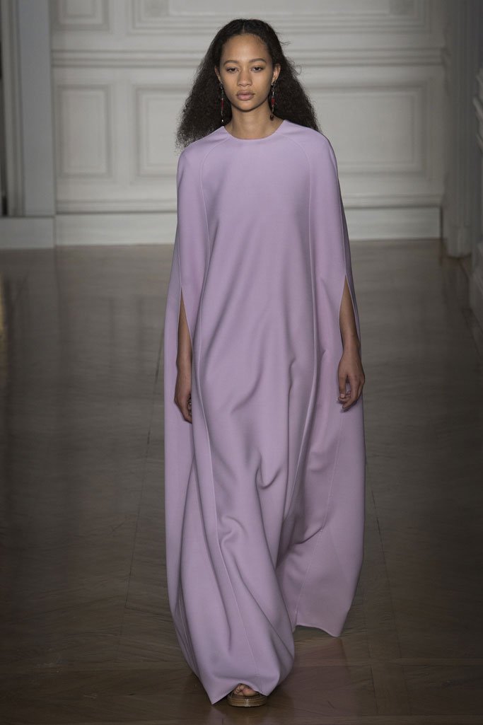 Valentino（华伦天奴）2025巴黎时装周春夏高级定制时装秀