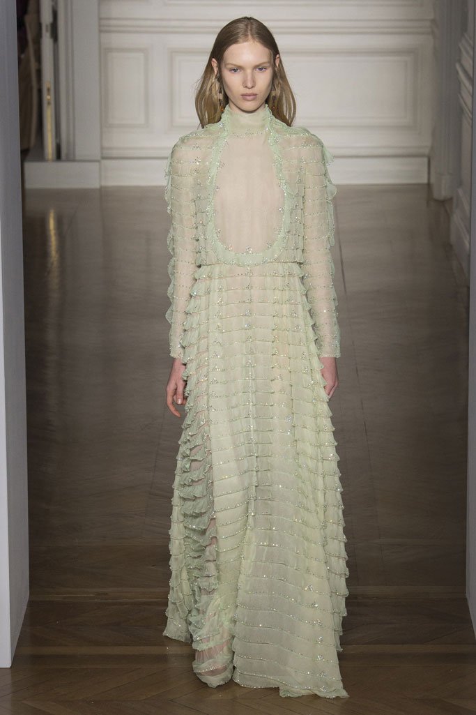 Valentino（华伦天奴）2025巴黎时装周春夏高级定制时装秀