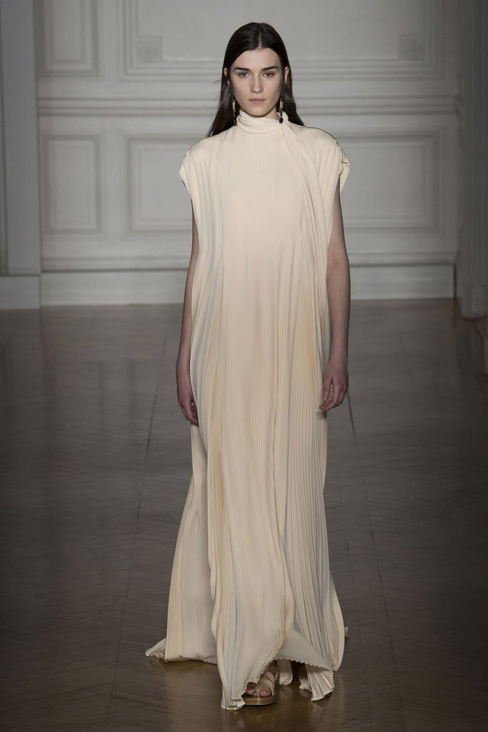 Valentino（华伦天奴）2025巴黎时装周春夏高级定制时装秀