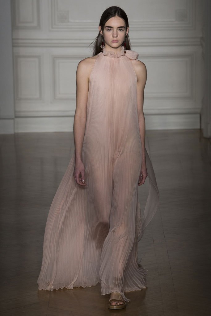 Valentino（华伦天奴）2025巴黎时装周春夏高级定制时装秀