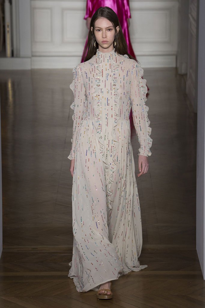 Valentino（华伦天奴）2025巴黎时装周春夏高级定制时装秀