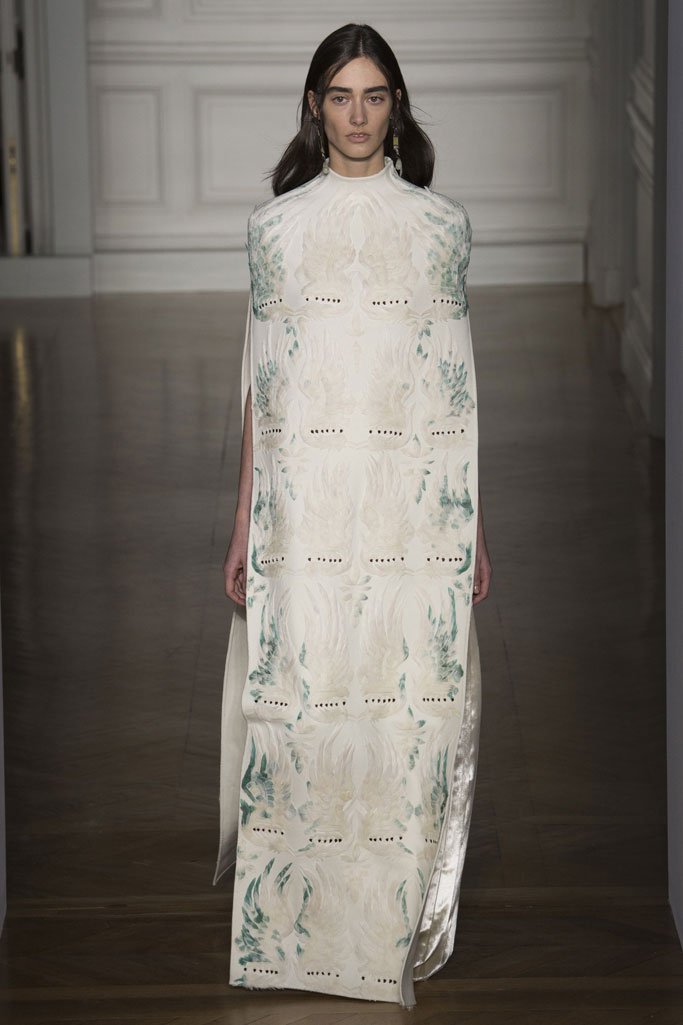 Valentino（华伦天奴）2025巴黎时装周春夏高级定制时装秀
