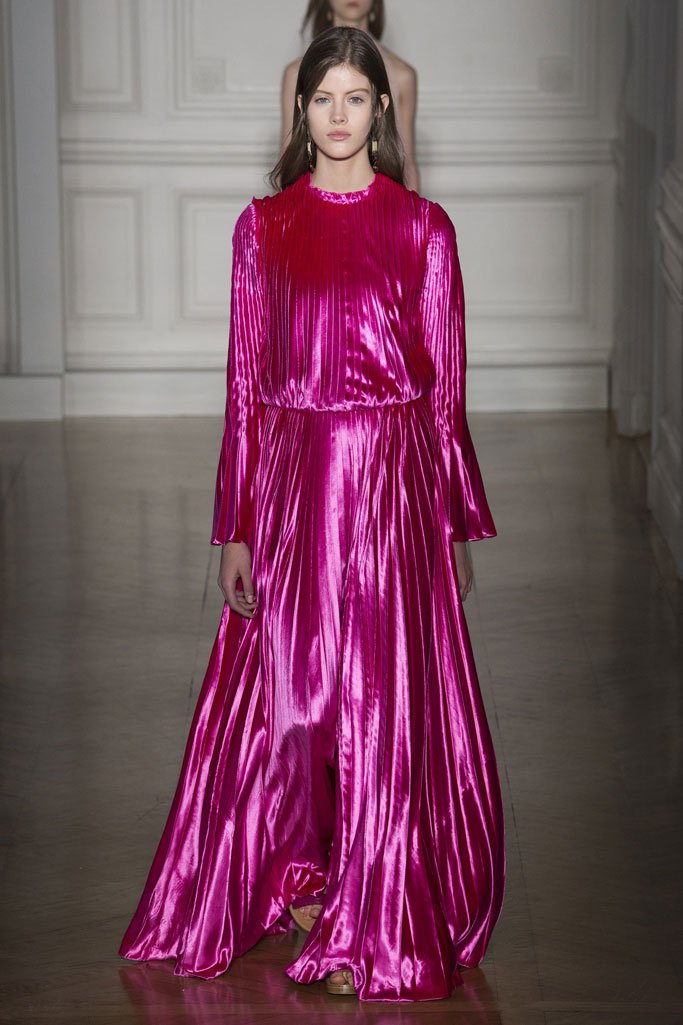 Valentino（华伦天奴）2025巴黎时装周春夏高级定制时装秀