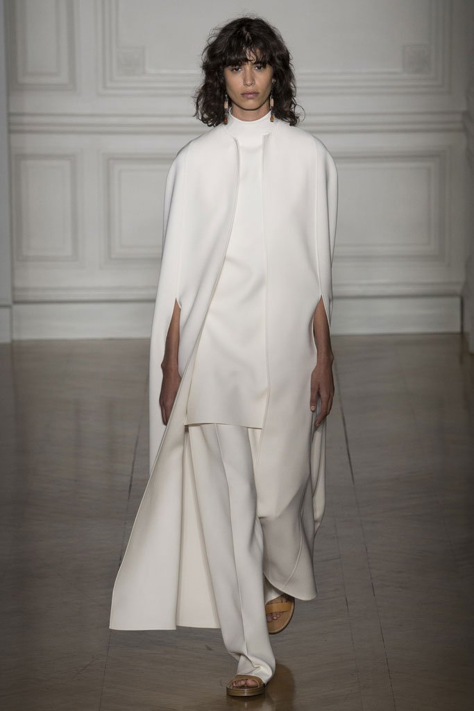 Valentino（华伦天奴）2025巴黎时装周春夏高级定制时装秀