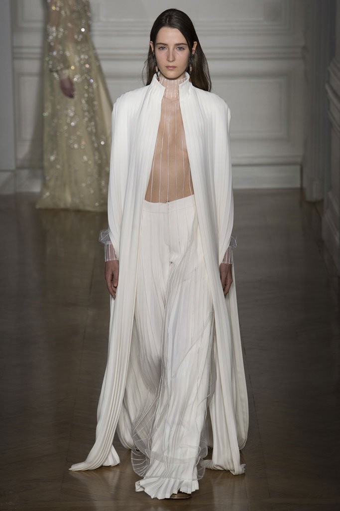 Valentino（华伦天奴）2025巴黎时装周春夏高级定制时装秀