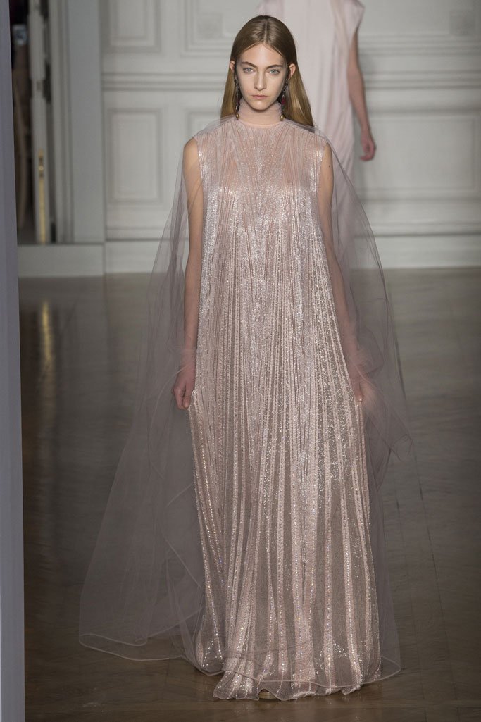 Valentino（华伦天奴）2025巴黎时装周春夏高级定制时装秀