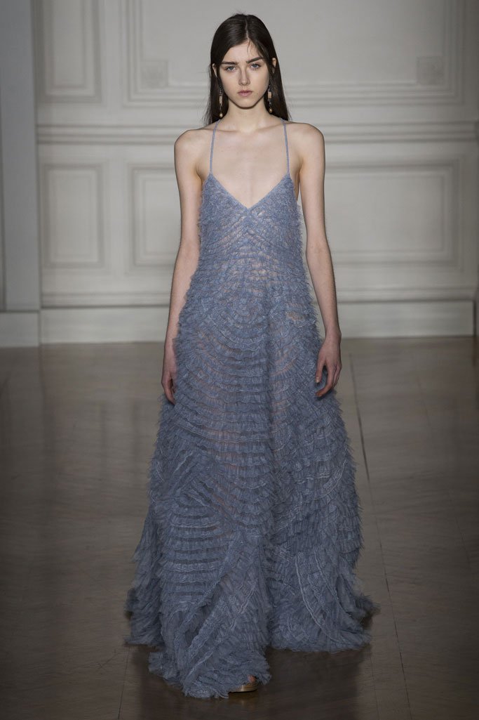 Valentino（华伦天奴）2025巴黎时装周春夏高级定制时装秀