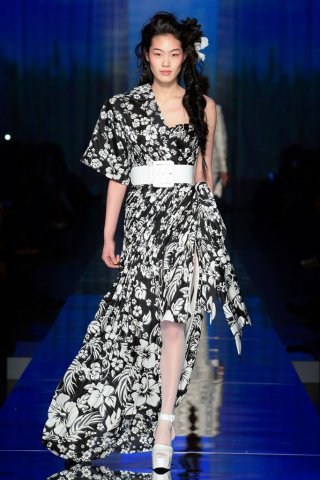 Jean Paul Gaultier（高缇耶）2025春夏巴黎时装周时装秀