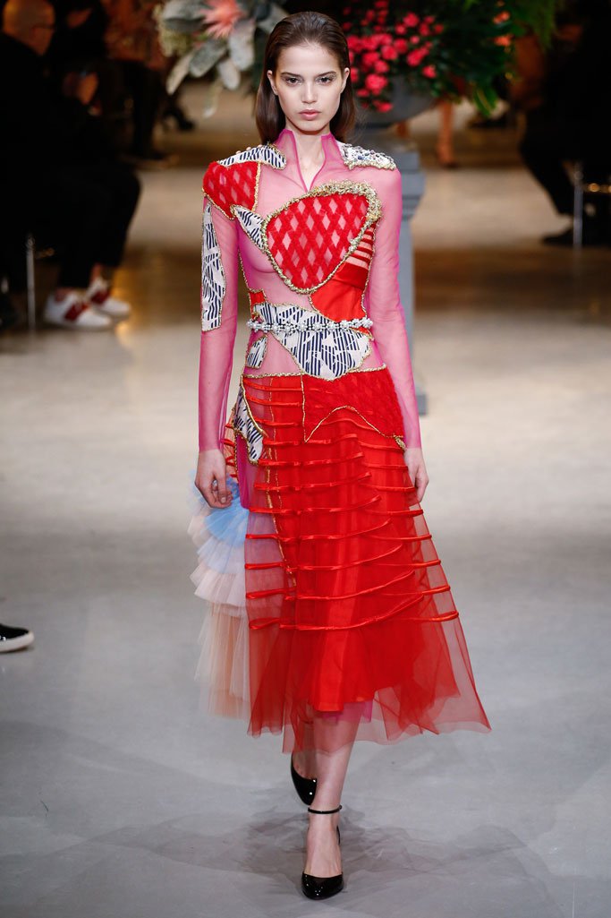 Viktor & Rolf（维果罗夫）2025巴黎时装周春夏时装秀