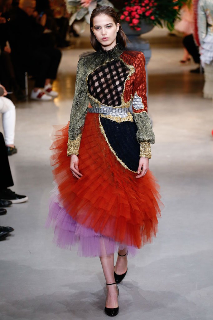 Viktor & Rolf（维果罗夫）2025巴黎时装周春夏时装秀