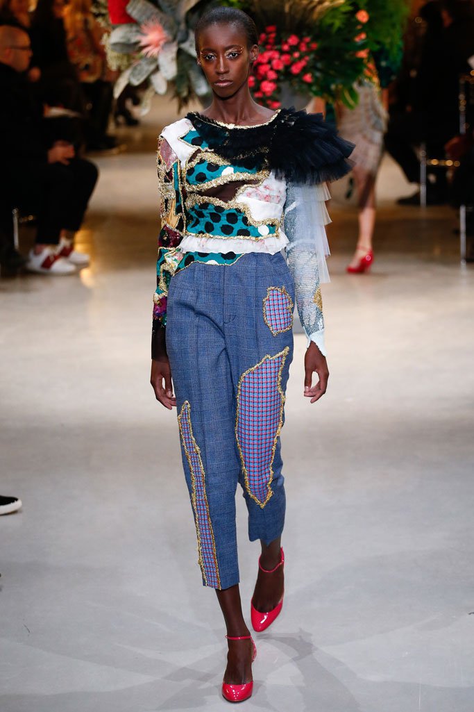 Viktor & Rolf（维果罗夫）2025巴黎时装周春夏时装秀