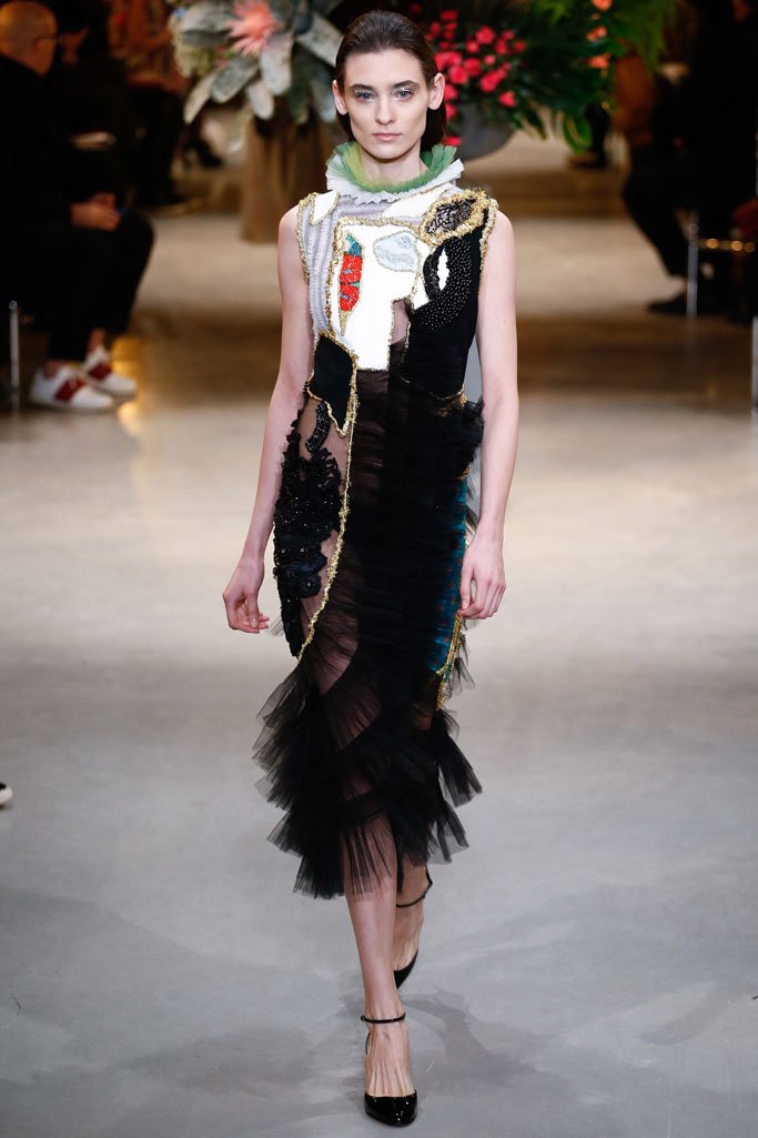 Viktor & Rolf（维果罗夫）2025巴黎时装周春夏时装秀