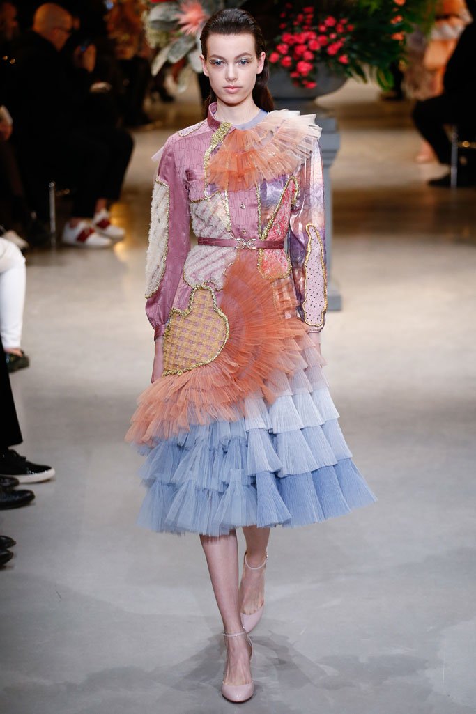 Viktor & Rolf（维果罗夫）2025巴黎时装周春夏时装秀