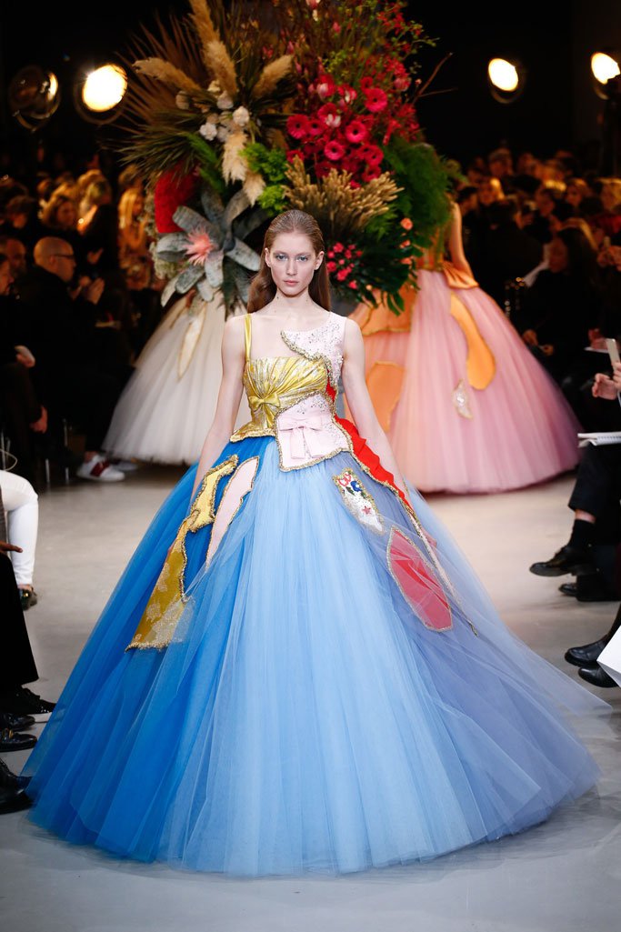 Viktor & Rolf（维果罗夫）2025巴黎时装周春夏时装秀