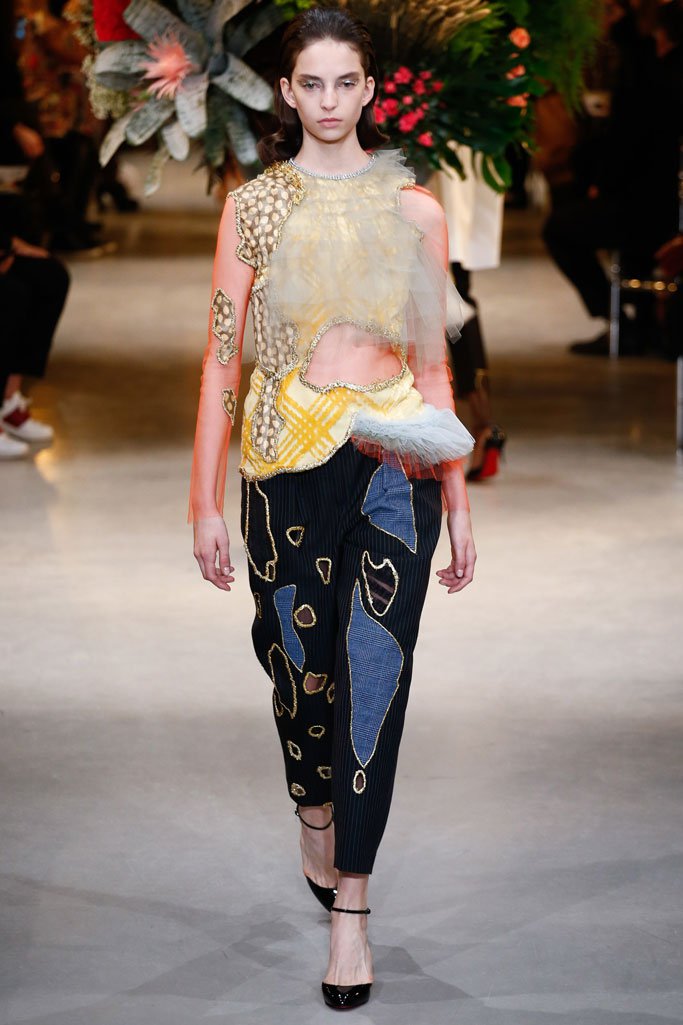 Viktor & Rolf（维果罗夫）2025巴黎时装周春夏时装秀