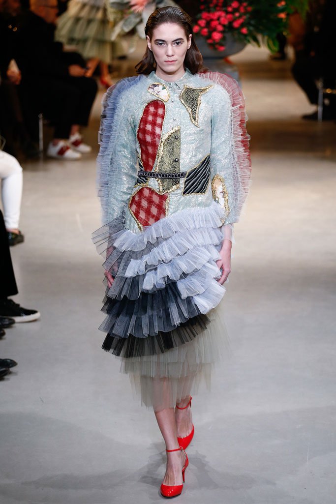 Viktor & Rolf（维果罗夫）2025巴黎时装周春夏时装秀