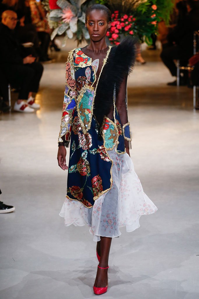 Viktor & Rolf（维果罗夫）2025巴黎时装周春夏时装秀