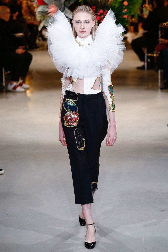 Viktor & Rolf（维果罗夫）2025巴黎时装周春夏时装秀