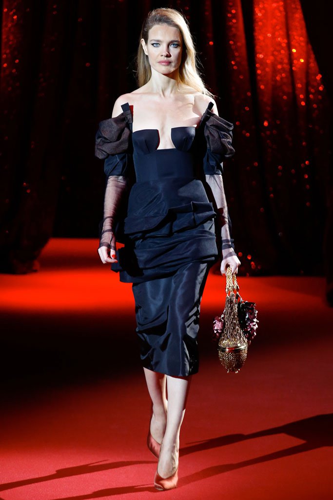 Ulyana Sergeenko 2025巴黎春夏高级定制时装秀