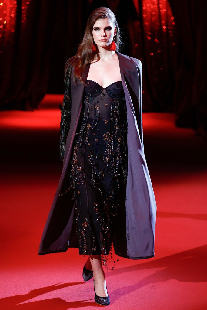 Ulyana Sergeenko 2025巴黎春夏高级定制时装秀