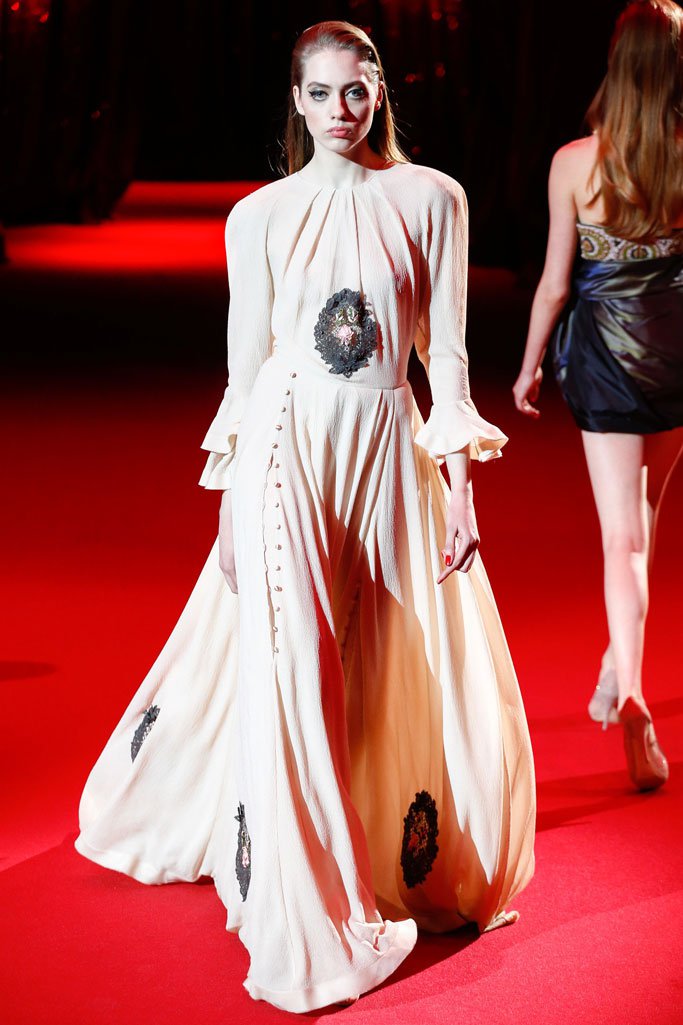 Ulyana Sergeenko 2025巴黎春夏高级定制时装秀