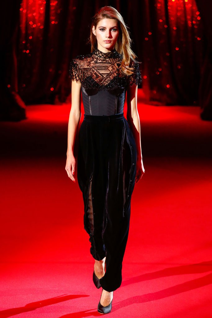 Ulyana Sergeenko 2025巴黎春夏高级定制时装秀