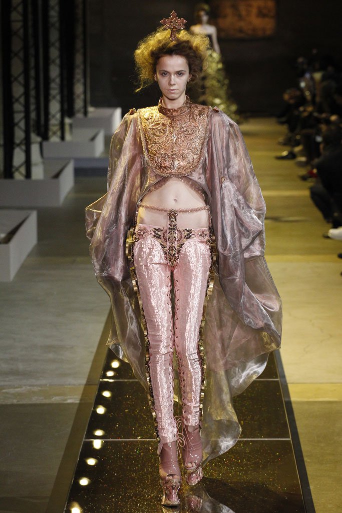 Guo Pei（郭培）2025巴黎时装周春夏高级定制时装秀