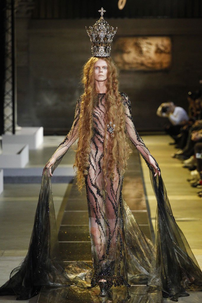 Guo Pei（郭培）2025巴黎时装周春夏高级定制时装秀