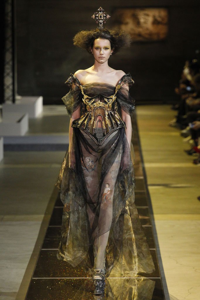 Guo Pei（郭培）2025巴黎时装周春夏高级定制时装秀