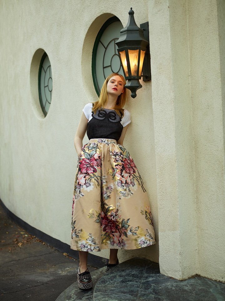 女星Elle Fanning演绎Elle杂志时尚摄影大片