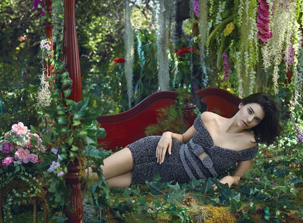 意大利顶级内衣品牌 LA PERLA 2025秋冬系列广告大片