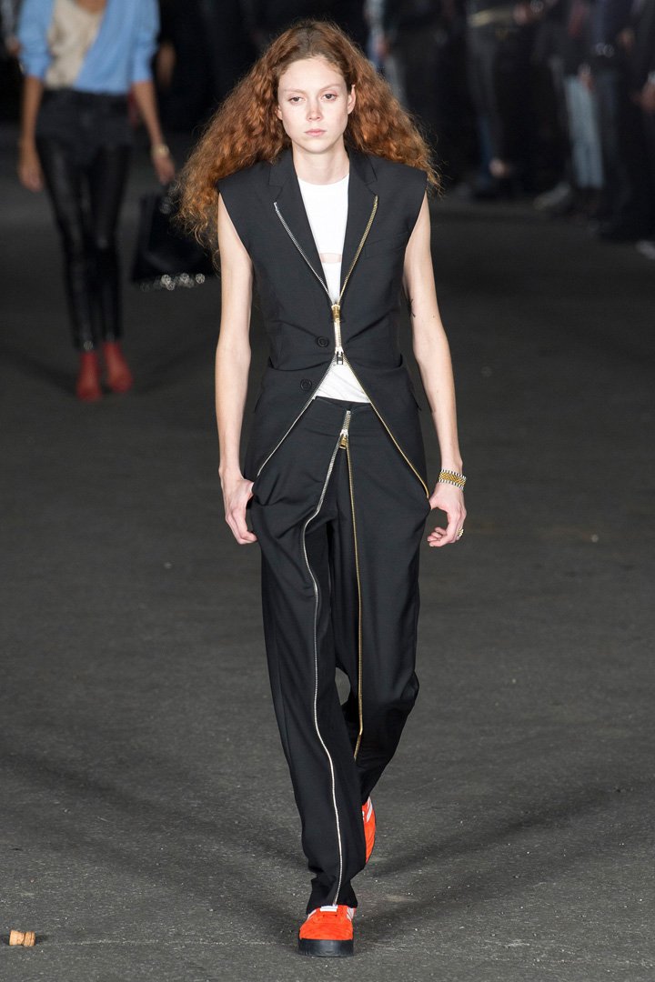 Alexander Wang（亚历山大·王）2025春夏纽约时装周时装秀